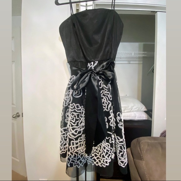 Cocktail dress - Picture 1 of 2